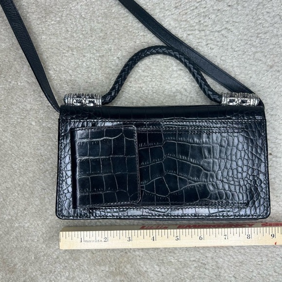 Brighton 8.5 x 5 inch wallet bag with magnetic closure detachable strap - Picture 9 of 11